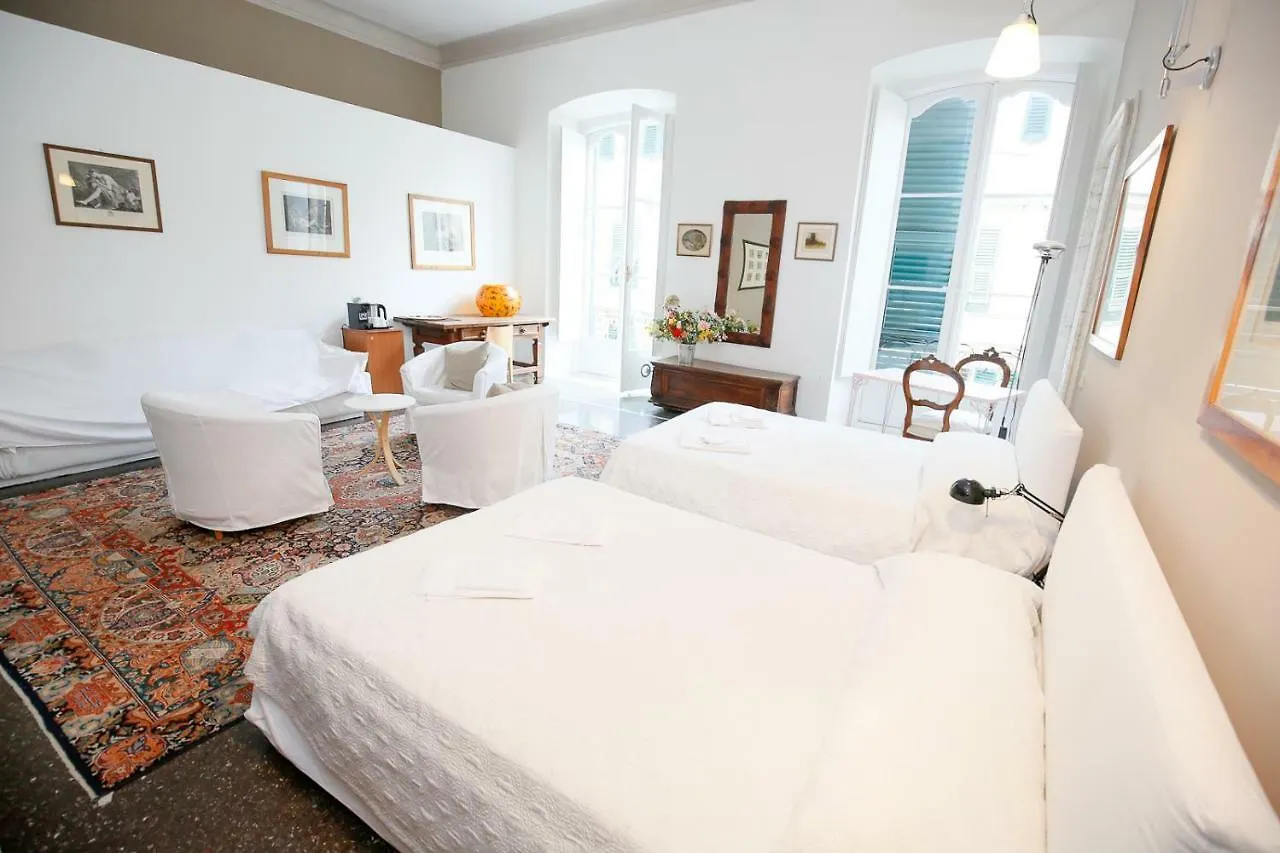 Family Luxury Rooms Genoa 0*,
